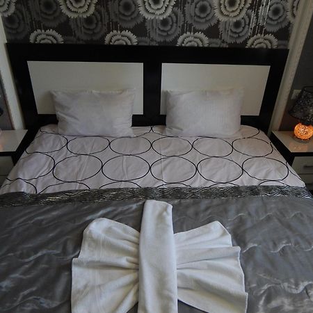 B&B Europa Hotel Kutaisi Quarto foto